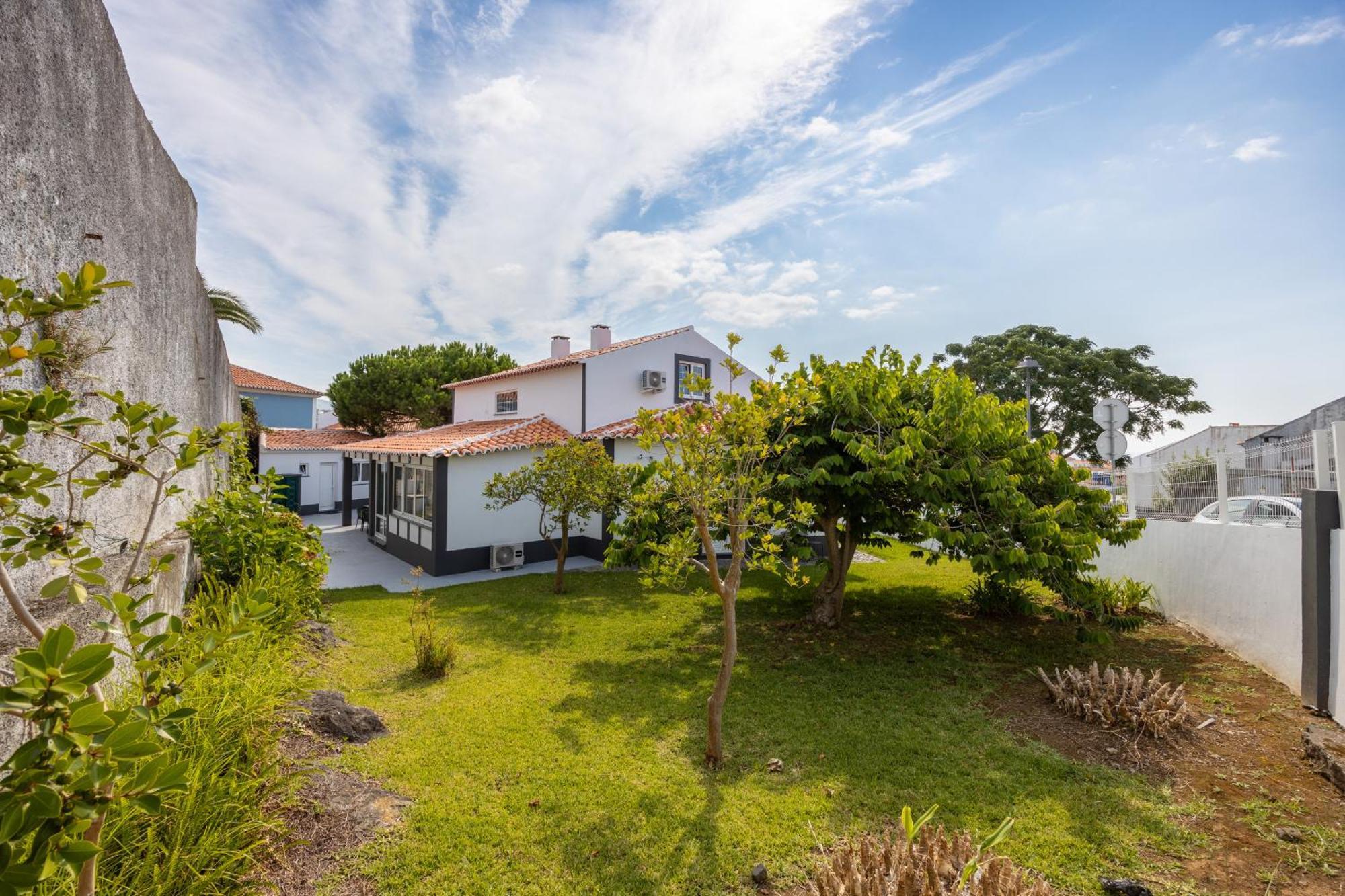 Angra Charming Suites By Seewest Angra do Heroismo Exterior photo